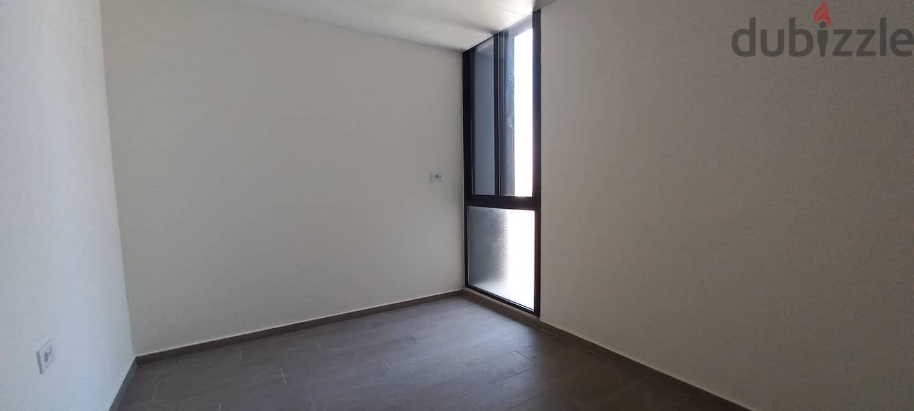 New built apartment in Prime building for saleشقة حديثة البناء 9