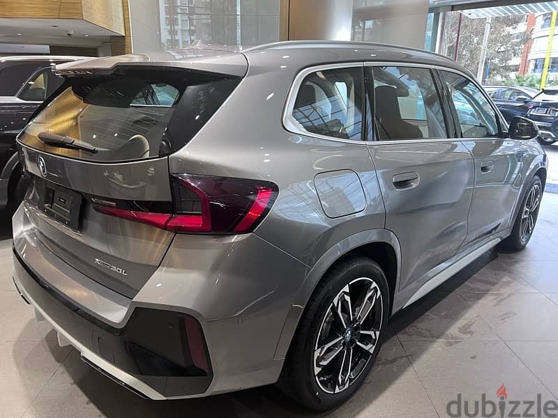 2024 BMW IX1 30L XDrive 0km Fully Electric Brand New 4