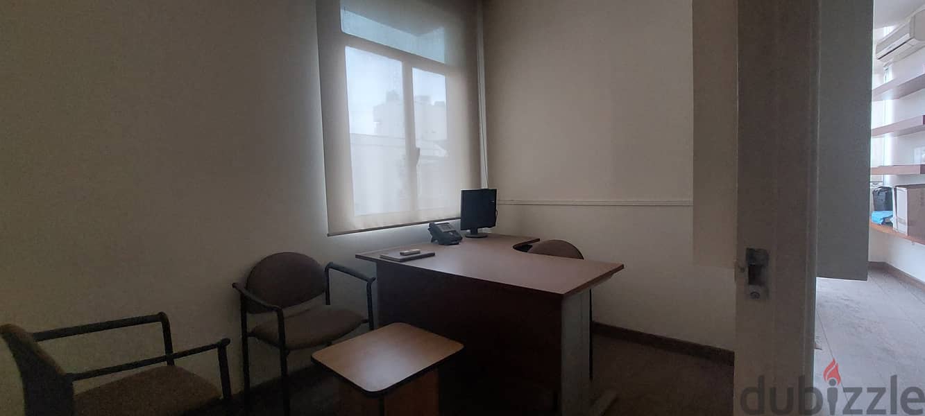 Office for rent in Furn El Chebbak Aadliyeh مكتب للإيجار في فرن الشباك 6