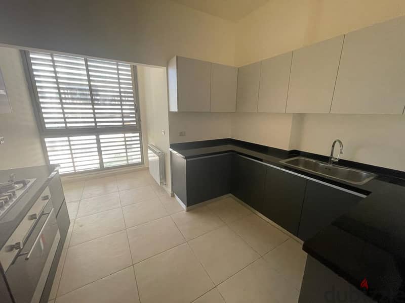 Apartment for sale in Badaro شقة للبيع في بدارو 11
