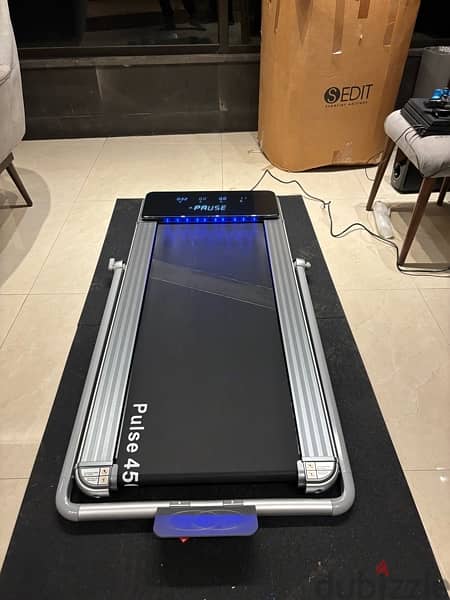 Foldable underbed Treadmill with remote control  2.75 hp 125 kg 4