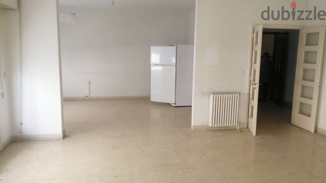 CATCH IN CARRE D'OR ACHRAFIEH (220SQ) 3 BEDROOMS , (AC-800) 1
