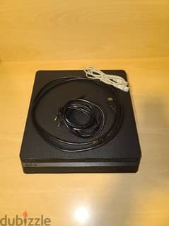 PlayStation 4 slim + 5 cds + 2 joysticks + kbm + charging station