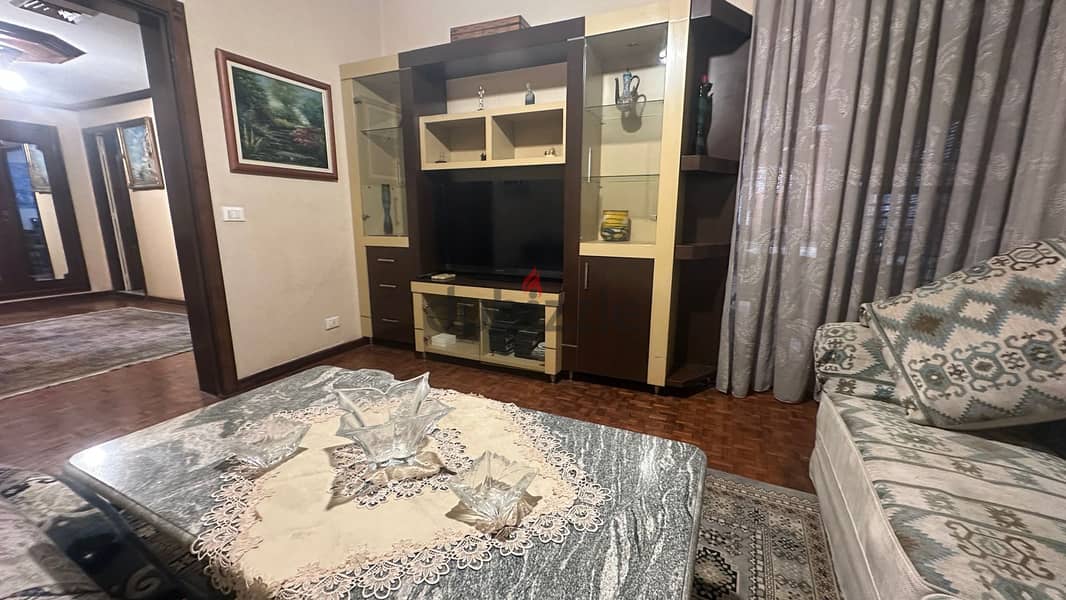 Spacious apartment for sale in Ain al-tinehشقة واسعة للبيع 2
