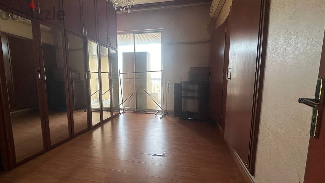Spacious apartment for sale in Ain al-tinehشقة واسعة للبيع 9