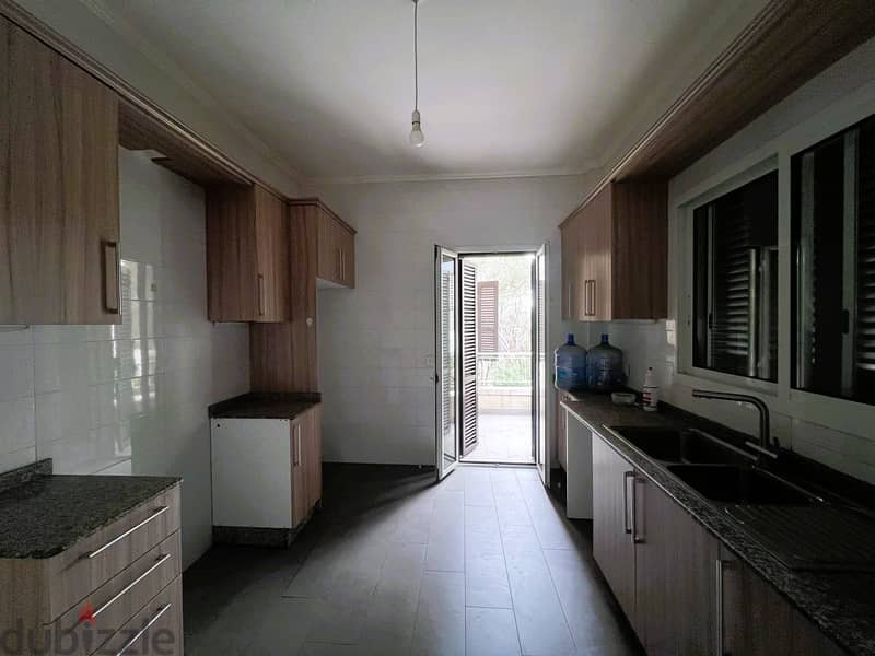 Unfurnished apartment for rent in Broummana, 250 sqm 7