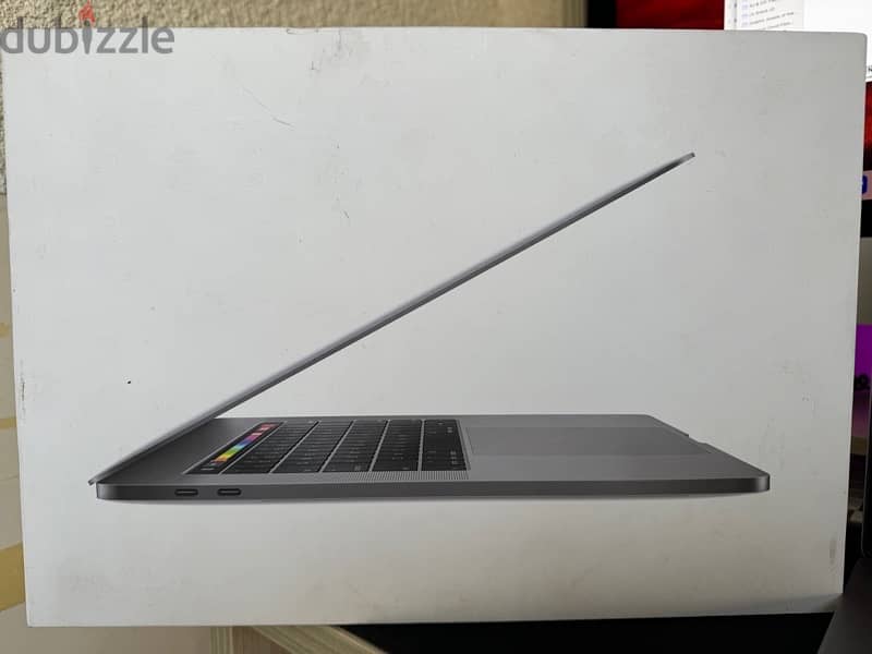 MacBook Pro 15-inch, 2018 Touchbar space gray 4