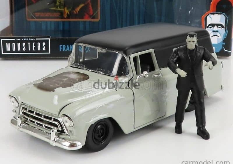 Chevy Suburban '57 (With Frankenstein figure) diecast car model 1;24 1