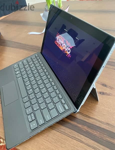 Lenovo Miix520 cori3 7th Gen with Lenovo pen 1