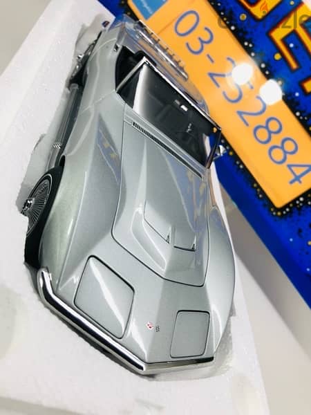 1/18 diecast Autoart Millennium Limited Edition Chevy Corvette 3