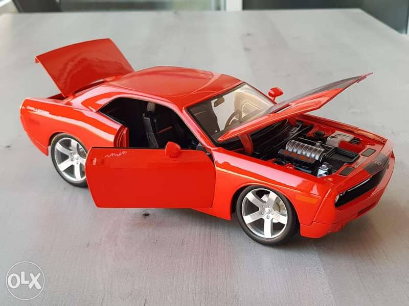 1/18 Maisto Dodge Challenger Diecast model car 6