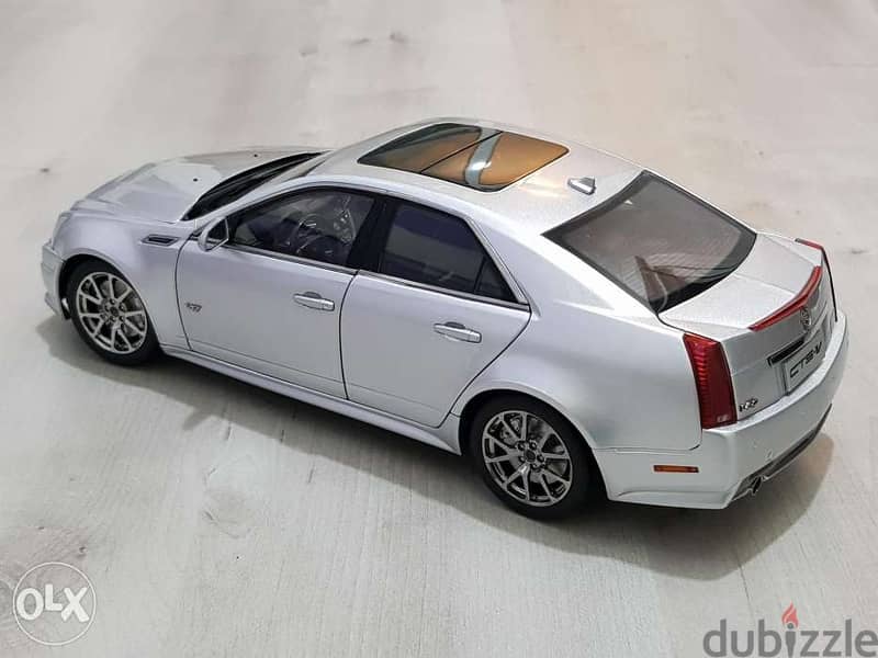 1/18 Kyosho Cadillac CTS-V diecast model car 3
