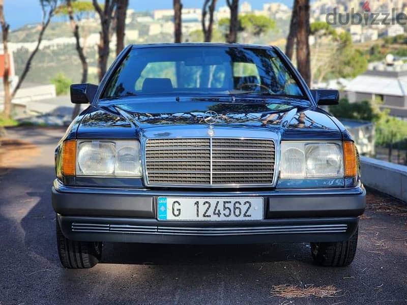 1991 Mercedes-Benz 230CE W124 1