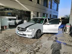 Mercedes c200 kompressor with or without plate number