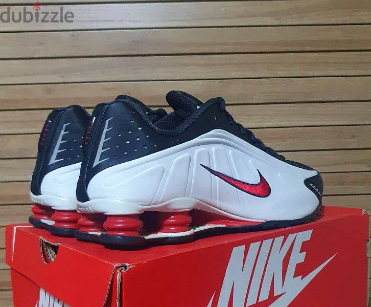 NIke Shox R4 Platinum Tint 3