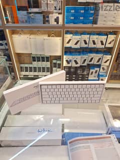 used magic Keyboard with touch id white mk293