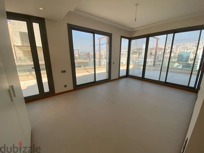 428 sqm plus 150 sqm terrace / 4 master bedrooms / full marina view / 10