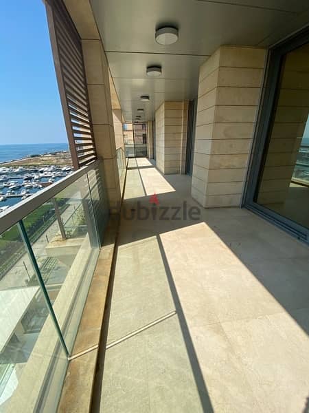 428 sqm plus 150 sqm terrace / 4 master bedrooms / full marina view / 19