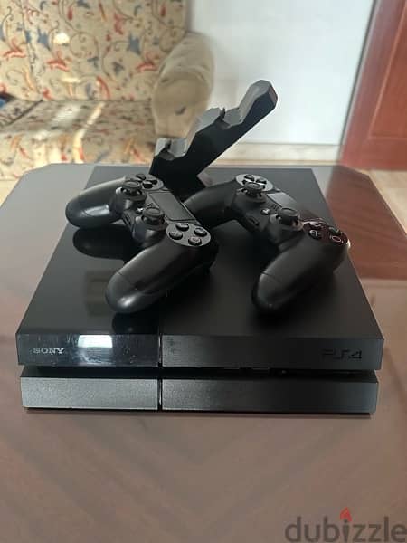 Play Station 4 used VERY GOOD CONDITION 2