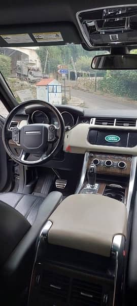 Range Rover HSE V6 2016 (CLEAN CARFAX) 4