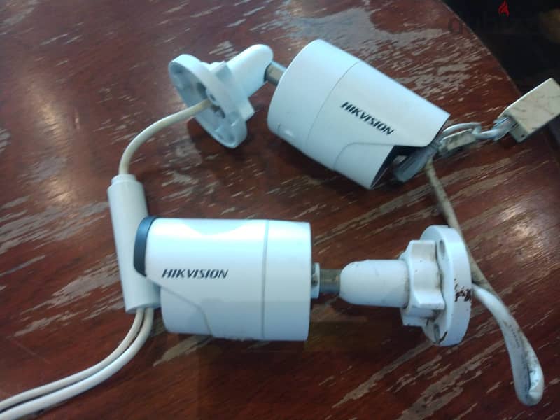 2 x Hikvision Cameras (used but working) 0