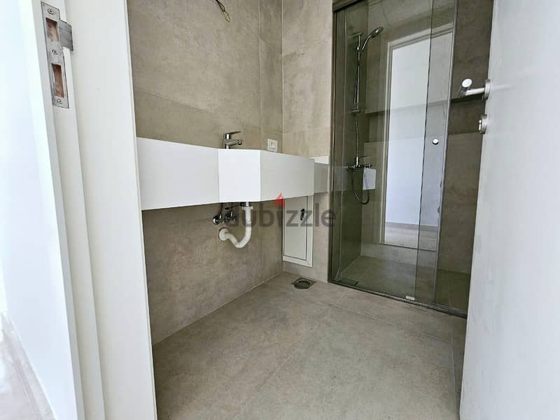RA24-3328 Unlockable sea view apartment is for rent in Ramlet El Bayda 11