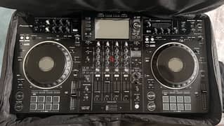 Pioneer XDJXZ excellent condition with padded bag