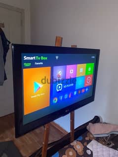 LG 32 inch with smart box like new
