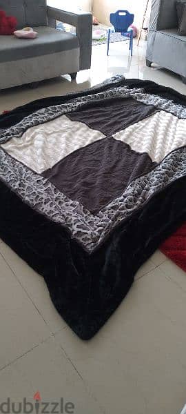 Bed cover like new 1