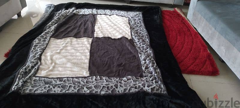 Bed cover like new 2