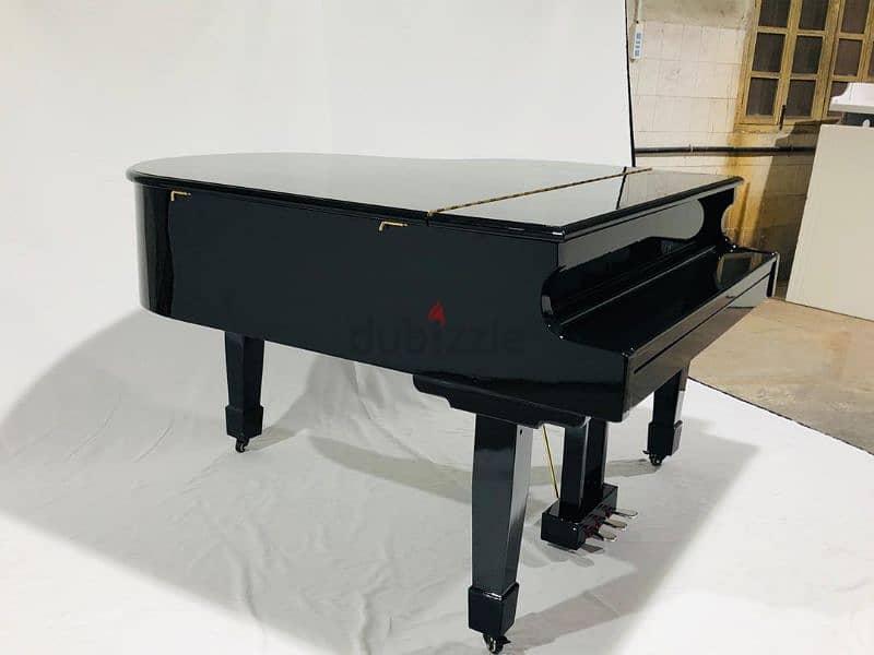 Piano Grand Digital Black colour 154 x 167.5 x52 cm 
79 x 10.4 x 39 cm 2