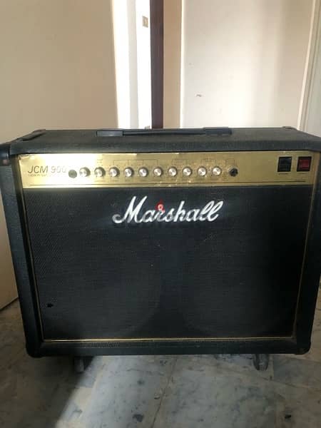Marshal JCM900 Guitar Amplifier 2-12 inch speakers  tube amp 1