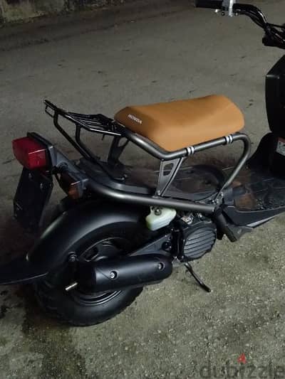 Honda Zoomer 50cc like new 5200klm on odo two original keys