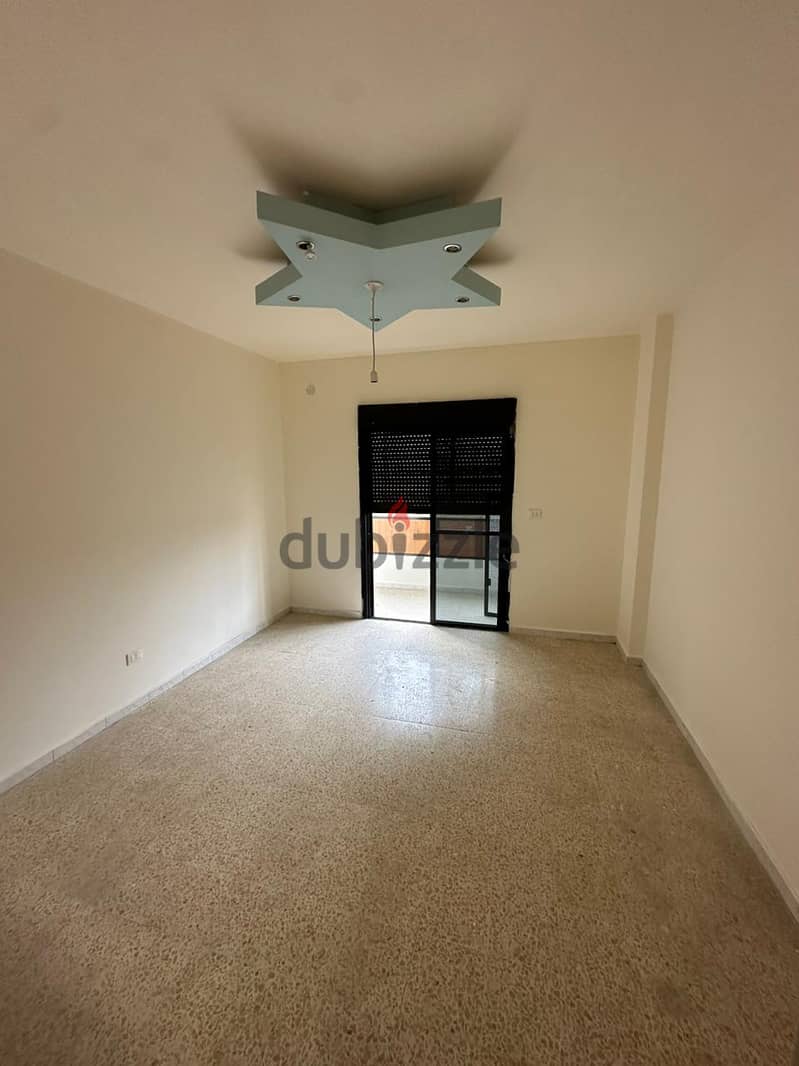 شقة مميزة بإطلالة بحرية للبيع في دوحة الحص 4