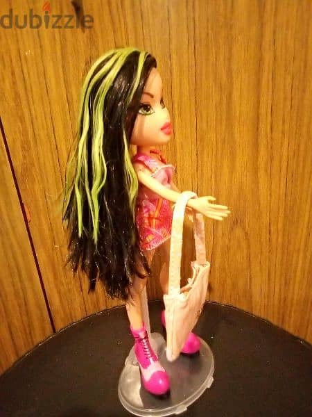 BRATZ MY NAME IS JADE As New doll, Plaid Meets Punk +her own Shoes=18$ 1