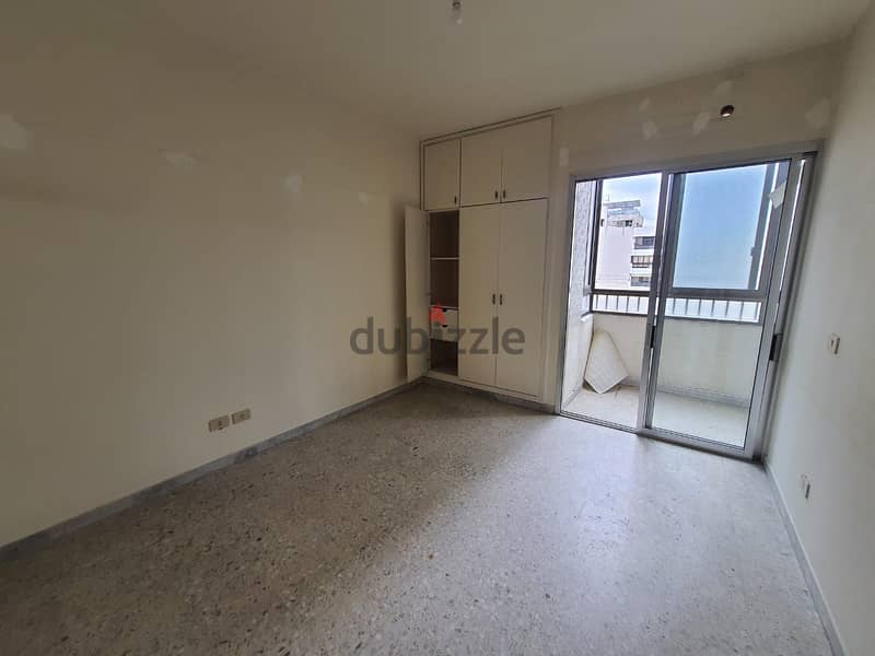 Apartment for sale in Mazraa, Beirutشقة للبيع في المزرعة، بيروت 8