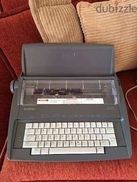 Brother AX-325 Electronic Typewriter. 1