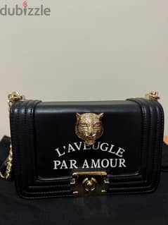 unique classy shoulder bag with gold chain from italy