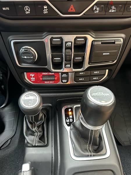 Jeep Gladiator Rubicon Trail Rated 2020 white on brown (15000 km) 15