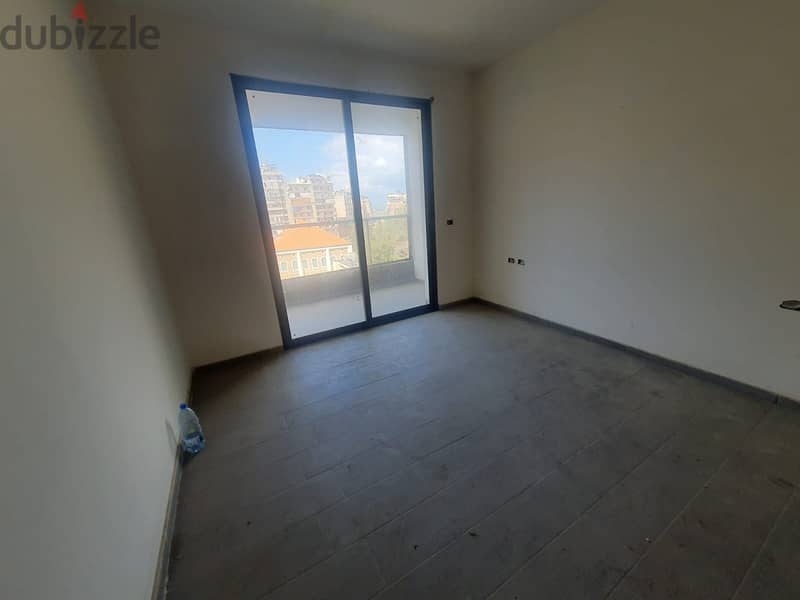 Apartment for sale in salim slam, Beirutشقة للبيع في سليم سلام 5