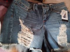 RIPPED JEANS SHORT