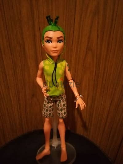 DEUCE GORGON SCARIS CITY Of FRIGHTS Monster High Great mechano Toy=17$