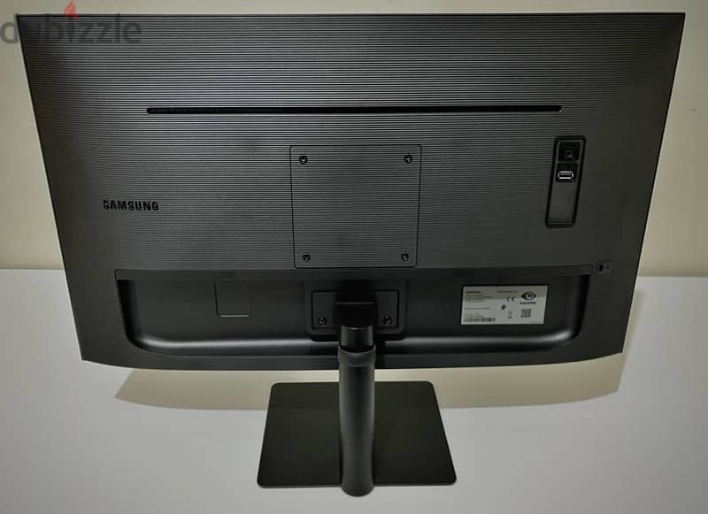 Samsung S7 27” 4K IPS HDR 10-bit Monitor 2