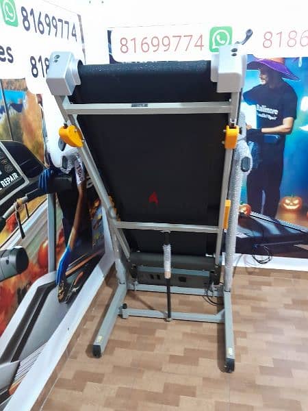 Active 3HP Treadmill With Vibration and App's Holder 3
