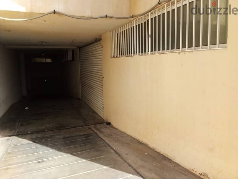 800 Sqm | Renovated Depot for Rent and Sale in Jnah 13