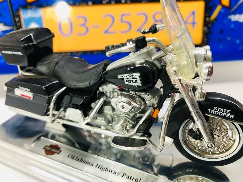 1/18 diecast Harley Davidson FLHR Road King (Series #10) 1