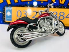 1/18 diecast Harley Davidson VRSCA  Rod-V 2004 (Series #18)