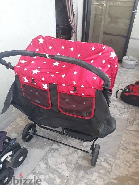 twin stroller in excellent condition 4