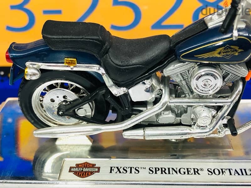 1/18 diecast Harley Davidson FXSTS Springer Softail  (Series #2) 5
