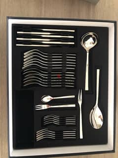 2 sets of cutlery